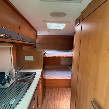 Vintage Camper キャンプ場 *