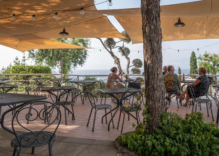 Vintage Camper 营地 *