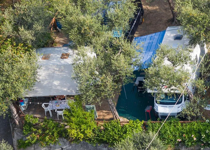 Campsite Vintage Camper Sorrento
